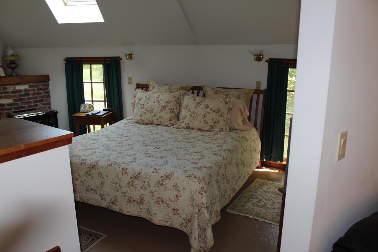 Breakfast On The Connecticut Bed and Breakfast Lyme Exterior foto