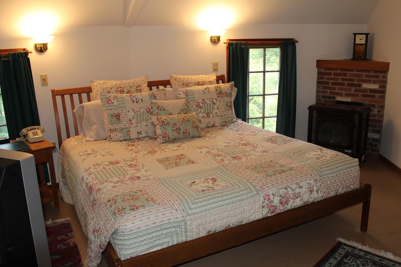 Breakfast On The Connecticut Bed and Breakfast Lyme Exterior foto