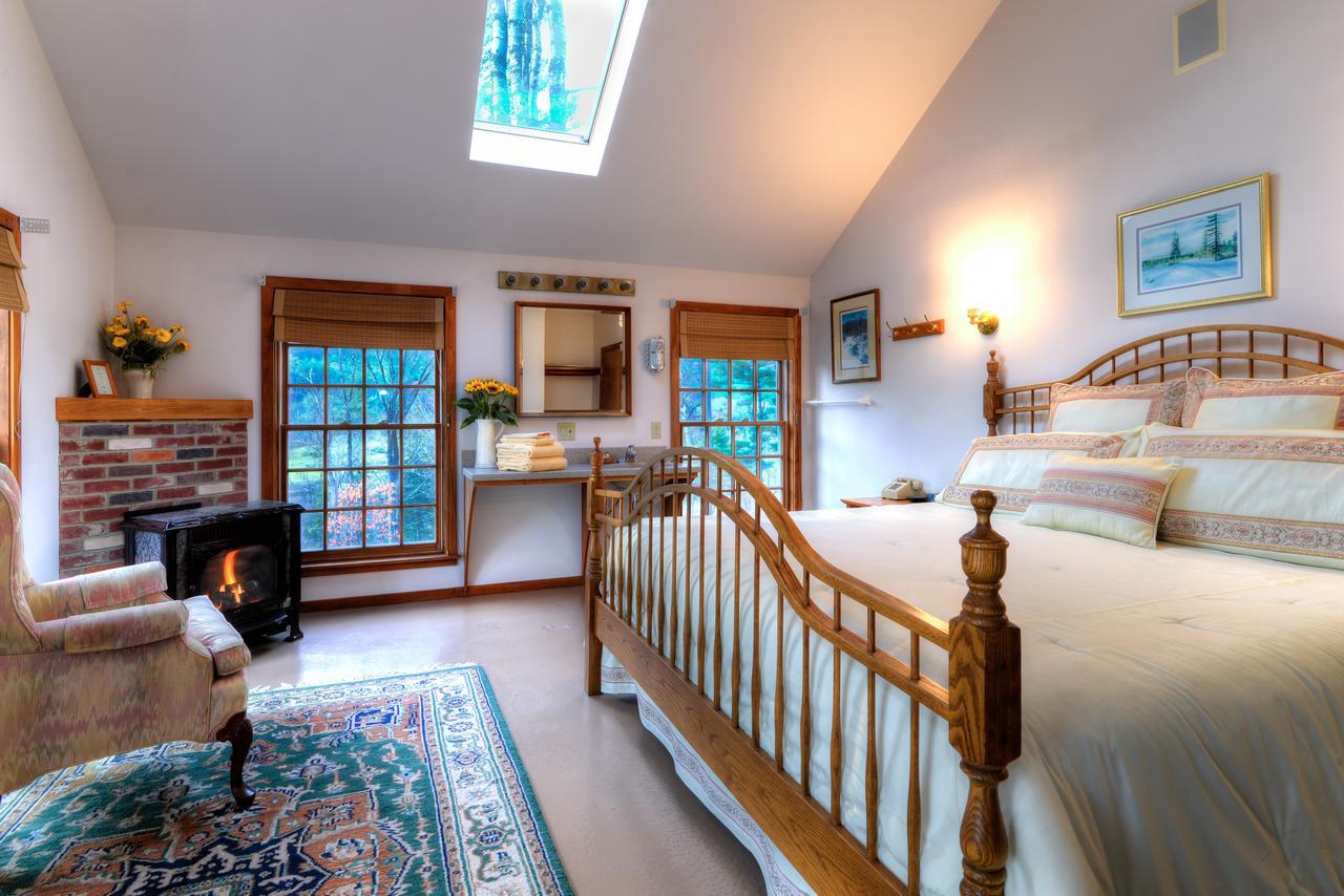 Breakfast On The Connecticut Bed and Breakfast Lyme Exterior foto